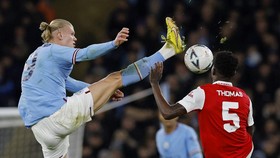 FOTO: Man City Buat Arsenal Menderita di Piala FA