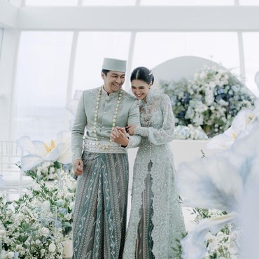 Intip 5 Sumber Kekayaan Deva Mahenra dan Mikha Tambayong