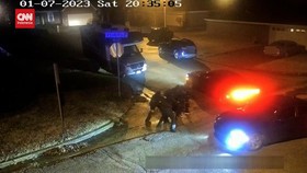 VIDEO: Detik-detik Warga AS Meninggal usai Dikeroyok Lima Polisi