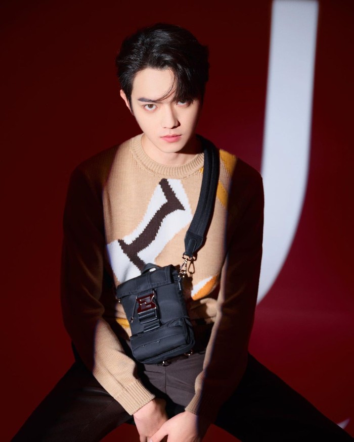 Yang terbaru, Xu Kai akan membintangi drama berjudul As Beautiful As You bersama dengan Tan Song Yun. Tidak hanya itu, beberapa drama yang dibintangi Xu dikabarkan akan rilis di tahun ini. Wah, bikin nggak sabar ya, Beauties./ Foto: Instagram.com/sosoaliv