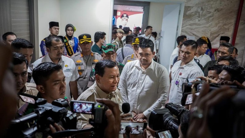 Prabowo Puji Inisiatif Bobby Nasution Luncurkan Pemuda Bela Negara Menteri Pertahanan (Menhan) RI Prabowo Subianto mengapresiasi dan memuji Wali Kota Medan Bobby Nasution atas inisiatif meluncurkan program Pemuda Bela Negara