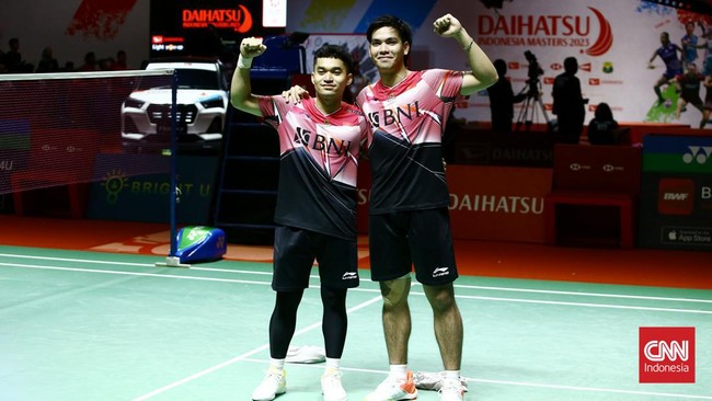 Ganda putra Indonesia Leo Rolly Carnando/Daniel Marthin juara Indonesia Masters 2023 usai mengalahkan wakil China pada final di Istora, Minggu (29/1).