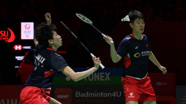 Liu Sheng Shu/Zhang Shu Xian mengalahkan Yuki Fukushima/Sayaka Hirota pada final ganda putri Indonesia Masters 2023.