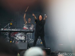 Lirik Lagu Luka Lama - Cokelat