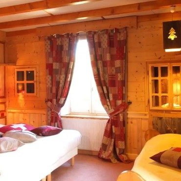 Sensasi Jajal Hotel Unik, Bisa Rasakan Tinggal di 2 Negara