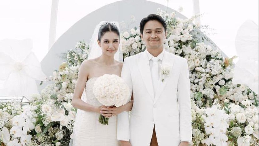 Mikha Tambayong dan Deva Mahenra Mikha Tambayong dan Deva Mahenra