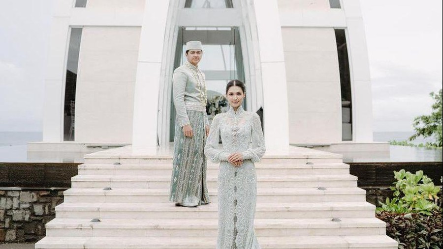 Mikha Tambayong dan Deva Mahenra Mikha Tambayong dan Deva Mahenra