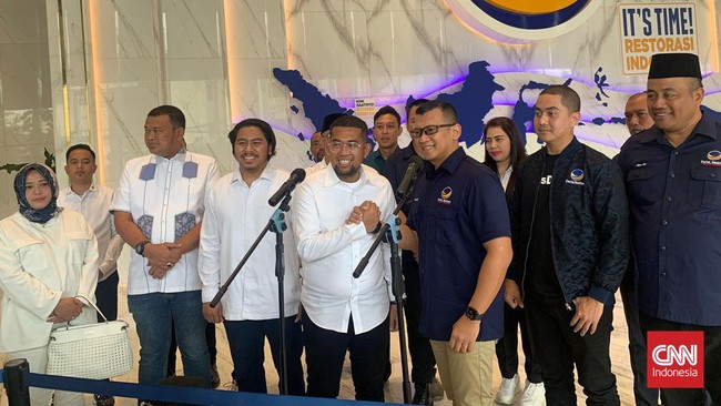 NasDem Tawari Putra Haji Lulung Gabung Partai: Kami Terbuka Ketua DPW Partai NasDem DKI Jakarta, Nurcahyo menyatakan partainya terbuka jika putra Abraham Lunggana alias Haji Lulung, Guruh Tirta Lunggana hendak bergabung.