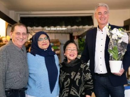 Laku Keras, Ini 7 Potret Rumah Makan Padang Ibunda Shireen & Zaskia Sungkar di Belanda
