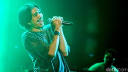 Lirik Lagu Film Favorit - Sheila on 7