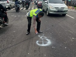 2 Truk Ditabrak Mobil di Puncak Bogor Milik Marinir TNI AL