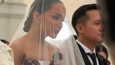7 Potret Pernikahan Intimate Angel Pieters dan Andreas Paramawidya