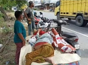 img-title Antar Ayah Berobat, Bocah Asal Aceh Tempuh Jarak 160 Km Pakai Bentor