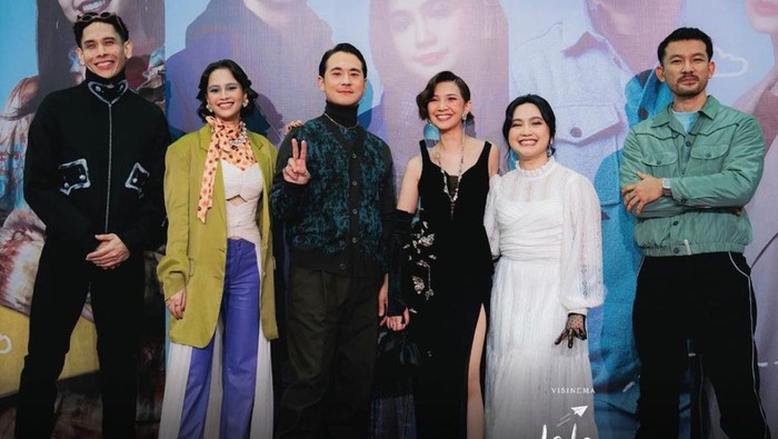 Sinopsis 'Jalan yang Jauh Jangan Lupa Pulang', Spin-Off Film NKCTHI Sinopsis 'Jalan yang Jauh Jangan Lupa Pulang', Spin-Off Film NKCTHI