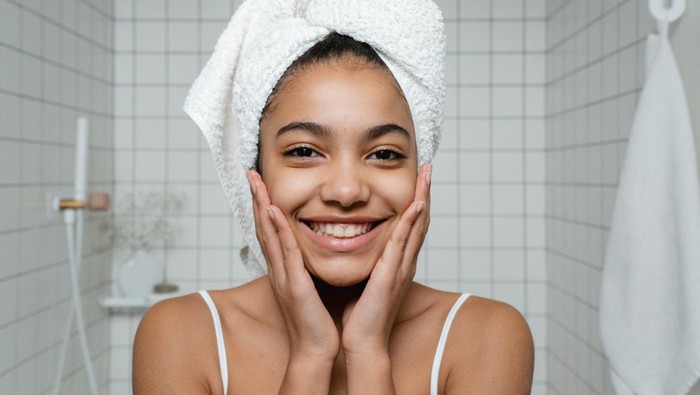 Selain Skincare, Ikuti 8 Tips Mudah Ini untuk Dapatkan Kulit Sehat dan Cerah!