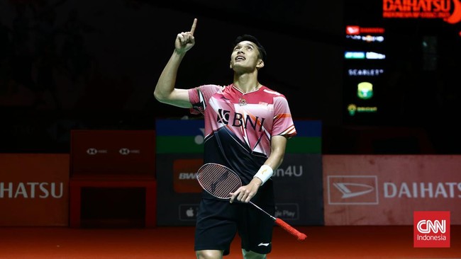 Aksi backhand smash Jonatan Christie saat melawan Chico Aura Dwi Wardoyo pada final tunggal putra Indonesia Masters viral di media sosial.