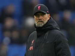 Dear Klopp, Lepas Saja Gelandang-gelandang Bangkotan Itu!