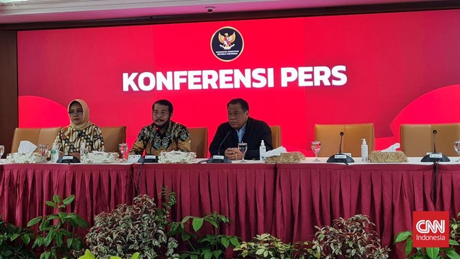 Ketua Mahkamah Konstitusi (MK) Anwar Usman menyebut sejumlah putusan lembaganya mendapat sorotan atau viral dari masyarakat di sepanjang 2022.
