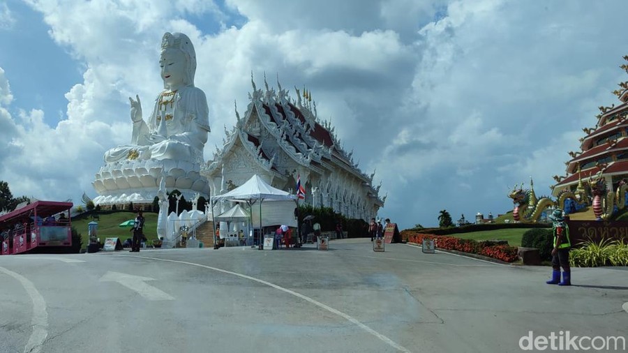 Kuil Wat Huay Pla Kang