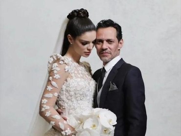 img-title Beda Usia 30 Tahun, Marc Anthony Nikahi Nadia Ferreira & Gelar Pesta Mewah