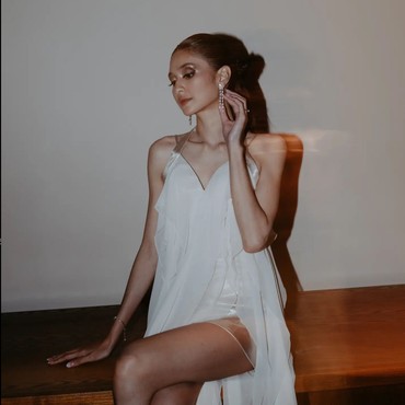 Dinikahi Deva Mahenra, Mikha Tambayong Punya Keluarga Pejabat