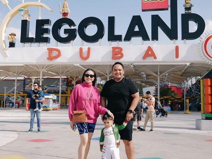 7 Potret Liburan Momo Geisha dan Keluarga di Dubai, Jalan-jalan ke Legoland