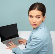 Kenali 5 Ciri-ciri Perundungan yang Bisa Terjadi di Kantor, Salah Satunya Kamu Dipermalukan!