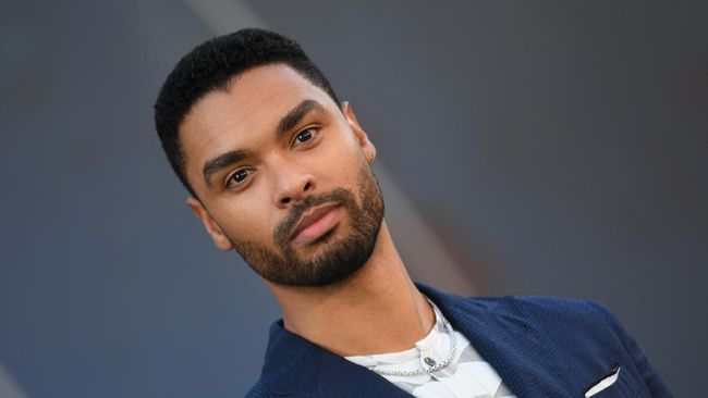 Rege-Jean Page dinobatkan sebagai Pria Tertampan di dunia berdasarkan penelitian ilmiah kuno. Ia mengalahkan Chris Hemsworth dan Michael B Jordan.