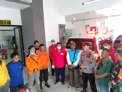 Jenazah Wanita Pendaki Gunung Lawu Berhasil Dievakuasi
