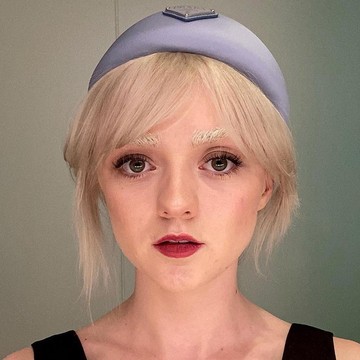 Nggak Melulu Harus Hitam atau Coklat, Intip Tren Alis Blonde Ini!