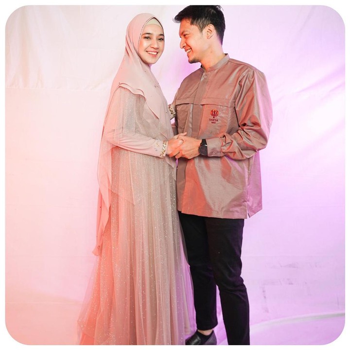 <p>Dhini Aminarti dan Dimas Seto kerap membagikan potret kebersamaan mereka di akun Instagram masing-masing. Sering kali pula, netizen memberi pujian pada keduanya. (Foto: Instagram @dhiniaminarti)<br /><br /><br /></p>