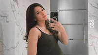 5 Potret Kehamilan Pertama Dita Fakhrana, Makin Cantik saat Pamer Baby Bump