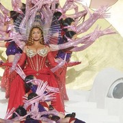 3 Outfit Spektakuler Beyonce Saat Manggung di Dubai, Ada yang Dibuat Saat Perang!