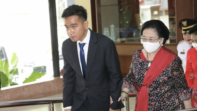 Walkot Solo Gibran Rakabuming Raka merespons keinginan DPD PDIP Jakarta yang hendak mengusulkan namanya sebagai salah satu kandidat Gubernur DKI.