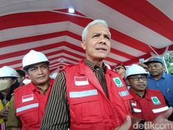 Puluhan Pohon SMAN 1 Semarang Ditebangi, Ganjar: Mau Buat Apa Sih?