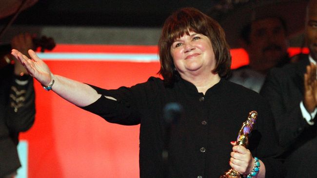 Lagu lawas dari penyanyi Linda Ronstadt, Long Long Time, mendadak populer setelah episode 3 The Last of Us tayang pada akhir pekan.