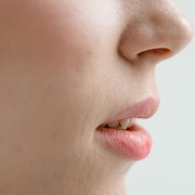 Pori-pori Ternyata Tidak Bisa Mengecil atau Membesar, Tapi Bisa Disamarkan dengan 8 Cara dari Ahli Berikut!