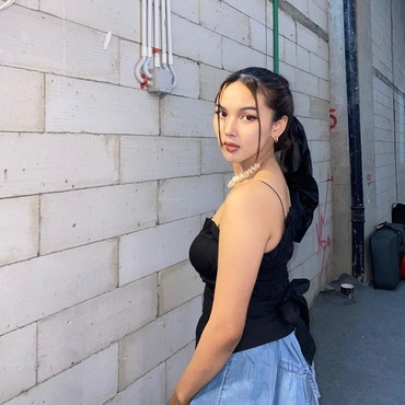 Lirik Lagu I Don't Wanna Go Back Home - Shakira Jasmine & Arash Buana