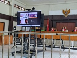 Korupsi Hotel Swarna Dwipa, Eks Petinggi Sriwijaya FC Dituntut 8 Tahun