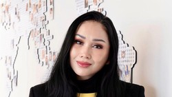 Beda Banget! 7 Potret Perubahan Wajah Titi DJ Usai Operasi Plastik