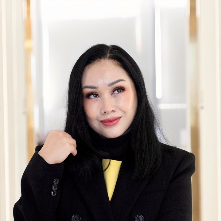 <p>Titi DJ juga mengakui bahwa sebetulnya ia sudah merencanakan hal tersebut sejak berusia 50 tahun. Terlebih, tanda-tanda penuaan di wajahnya terus terlihat dan membuat penampilannya tampak murung. (Foto: Instagram @ti2dj)<br /><br /><br /></p>