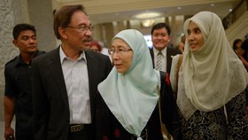 Tunjuk Putrinya Jadi Penasihat PM, Anwar Ibrahim Dituding Nepotisme