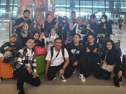 Ayah Rojak Bangga Ayu Ting Ting Bayarin 18 Orang Liburan ke Eropa
