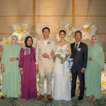 Diduga Nikah Beda Agama, Ekspresi Orang Tua Deva Mahenra Disorot