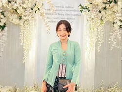 Gaya Hesti Purwadinata Pakai Kebaya Rp 100 Ribuan ke Nikahan Kiky Saputri