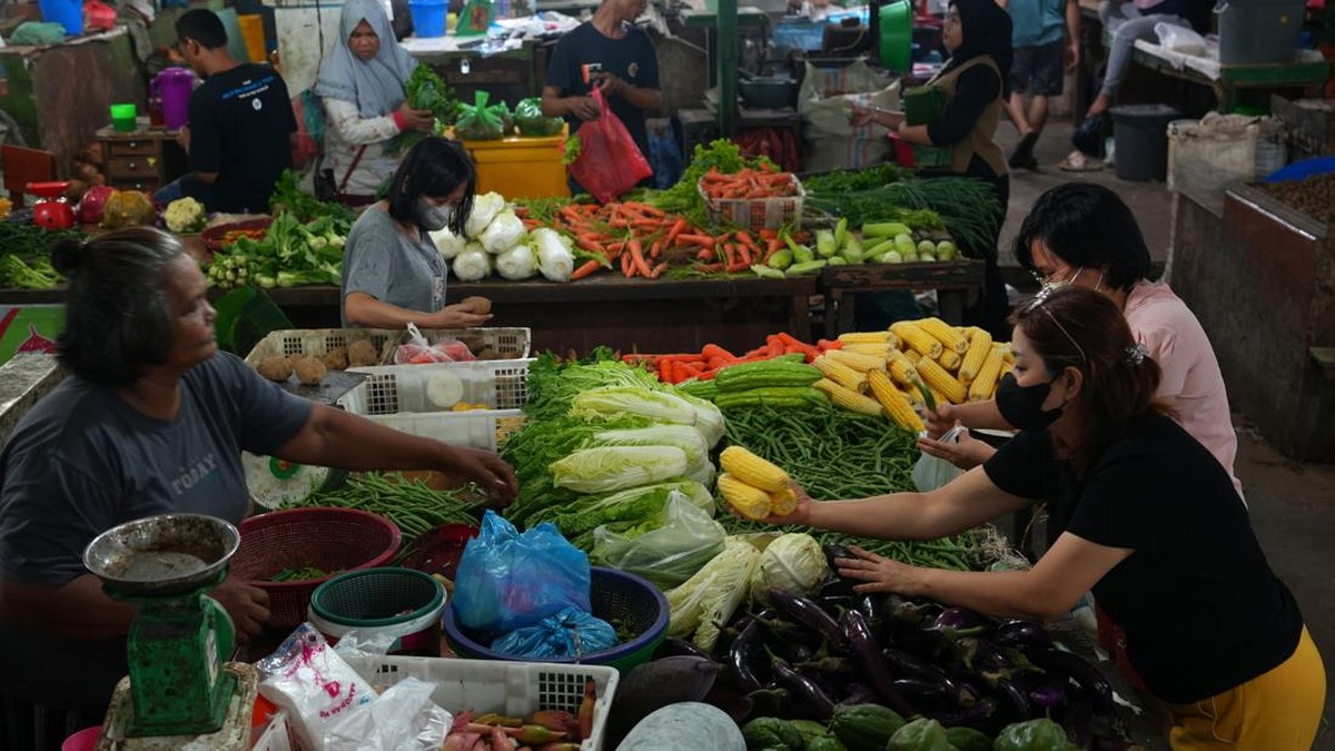 FOTO: Kenaikan Harga Rokok-Makanan Dorong Inflasi Januari 5,28 Persen