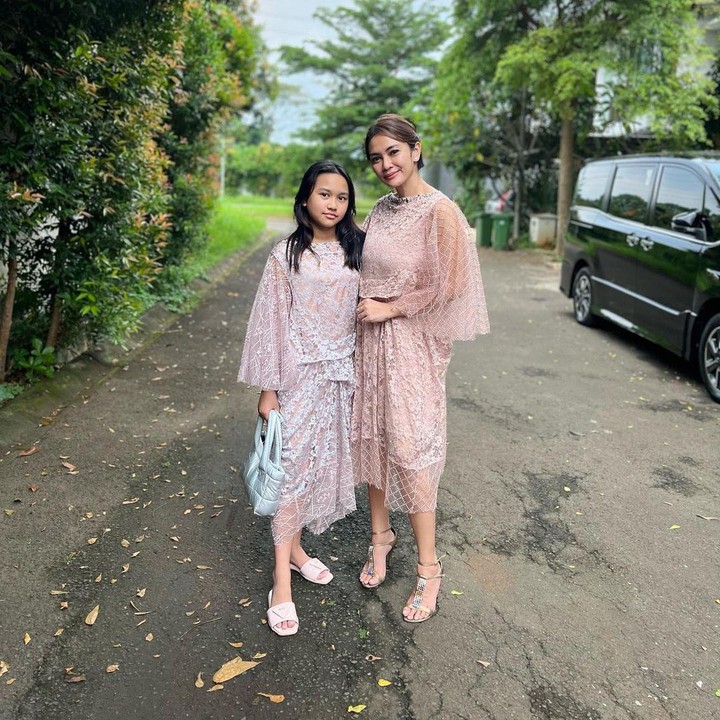 <p>Samara sendiri memang jarang tersorot media. Kini, gadis kelahiran 19 Oktober 2009 tersebut telah berusia 13 tahun. (Foto: Instagram @masayuanastasia)<br /><br /><br /></p>