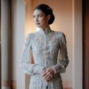 Simak Detail Kebaya Pengantin Mikha Tambayong, Romantis dengan Sentuhan Adat Sulawesi