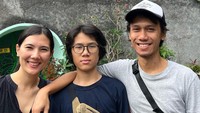 <p>Setelah menikah dengan Sarah Donita, gitaris Eross Candra dikaruniai seorang anak, Bunda. Ia pun diberi nama El Pitu Candra. (Foto: Instagram: @sarahcandra)</p>
