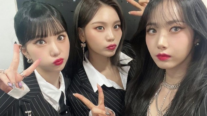 Disambut Antusias, VIVIZ Comeback dengan Merilis Mini Album Ketiga 'VarioUS'